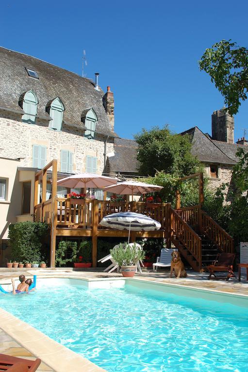 Auberge Saint Fleuret Hotel Estaing  Exterior photo