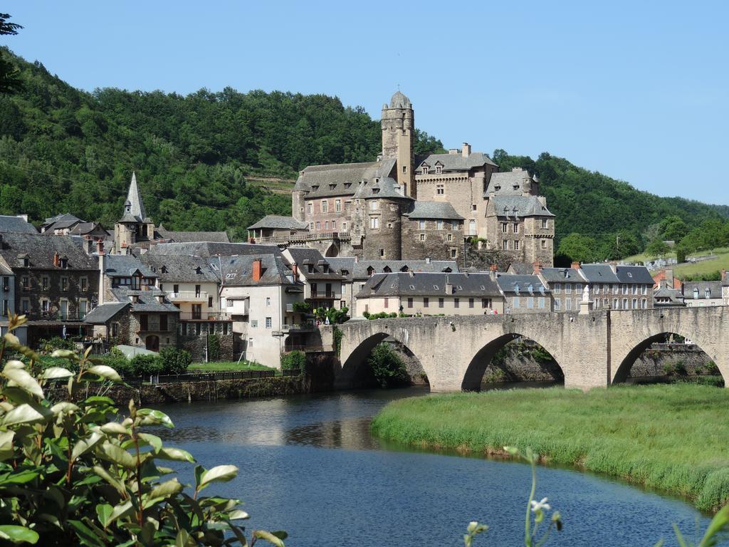 Auberge Saint Fleuret Hotel Estaing  Exterior photo