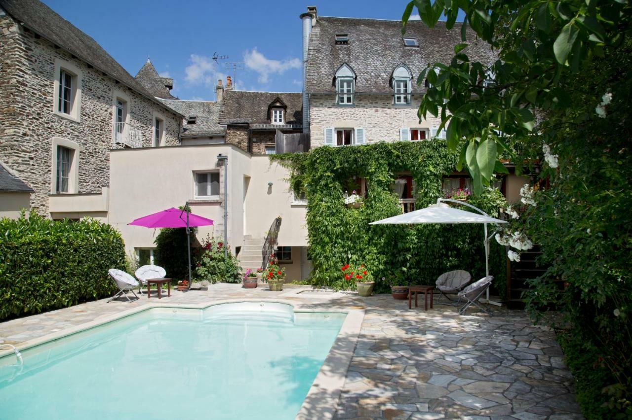 Auberge Saint Fleuret Hotel Estaing  Exterior photo